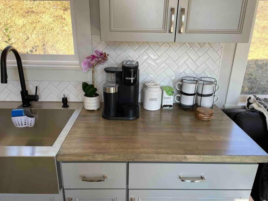 Апартаменты Casavagos Tiny House Мак-Кинливилл Экстерьер фото